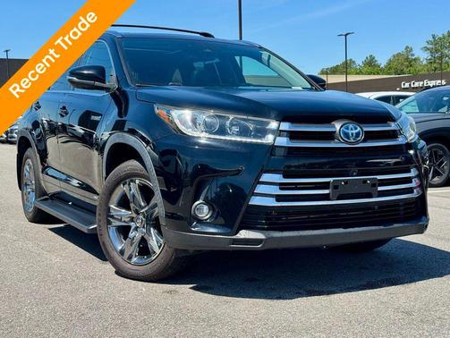 Midnight Black Metallic 2019 Toyota Highlander Hybrid Platinum