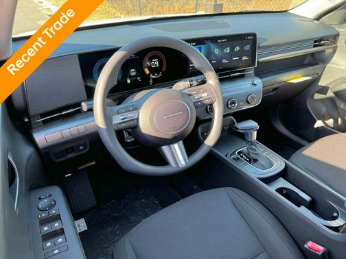 2025 Hyundai KONA SE