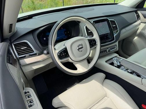 Crystal White Metallic 2024 Volvo XC90 B6 Ultimate Bright Theme 7-Seater