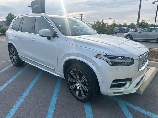Crystal White Metallic 2024 Volvo XC90 B6 Ultimate Bright Theme 7-Seater