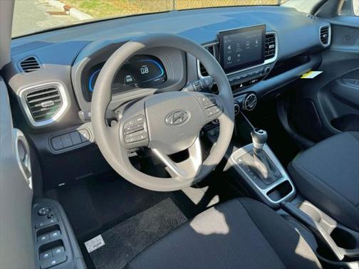 2025 Hyundai VENUE SE