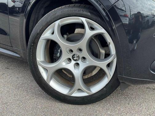 2023 Alfa Romeo Stelvio Ti Lusso