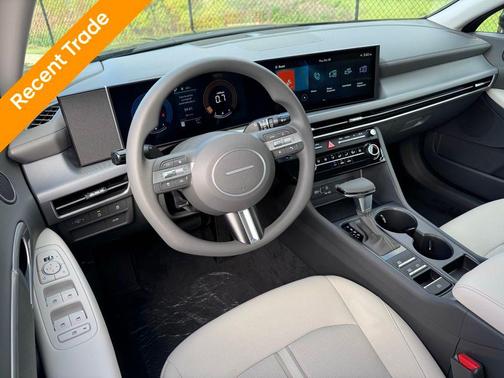 Abyss Black 2026 Hyundai SONATA SE