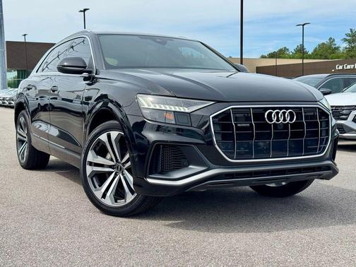 Mythos Black Metallic 2022 Audi Q8 55 Premium Plus