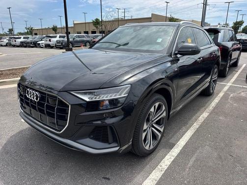 Mythos Black Metallic 2022 Audi Q8 55 Premium Plus