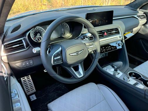 2025 Genesis G70 3.3T RWD Sport Advanced