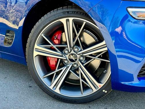 2025 Genesis G70 3.3T RWD Sport Advanced