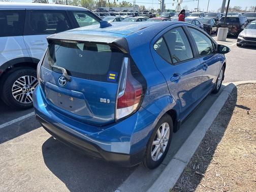 Blue Streak Metallic 2017 Toyota Prius c One