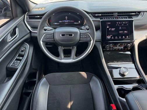 Silver Zynith 2023 Jeep Grand Cherokee L Altitude