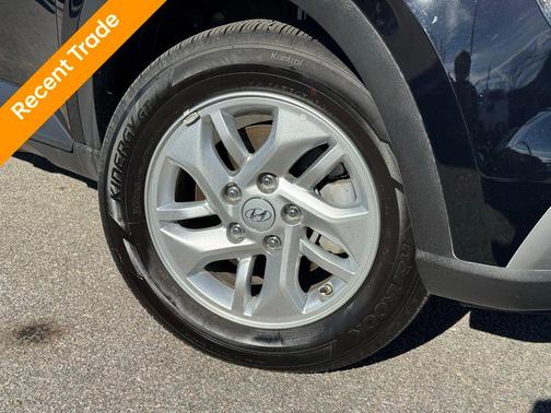 2025 Hyundai VENUE SE