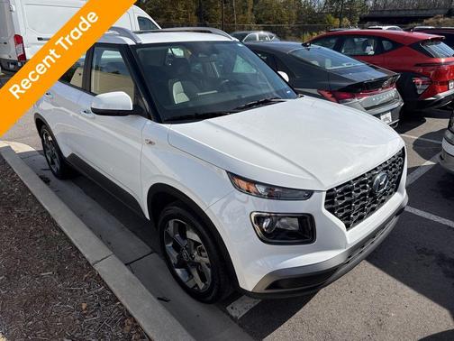 2024 Hyundai VENUE SEL