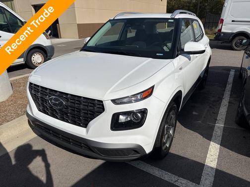 2024 Hyundai VENUE SEL