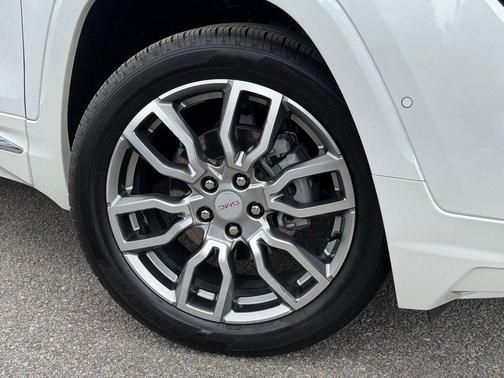 White Frost Tricoat 2024 GMC Terrain Denali