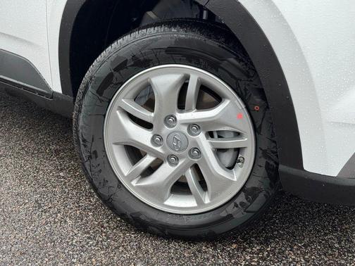 Lunar White 2026 Hyundai VENUE SE