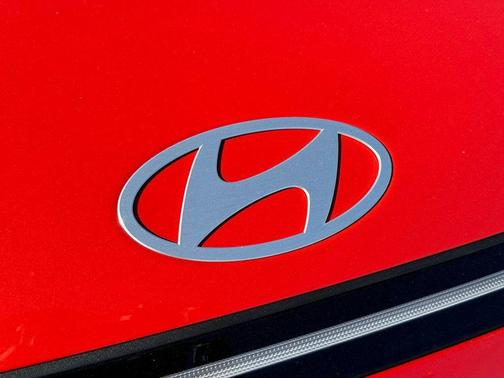 2025 Hyundai KONA SE