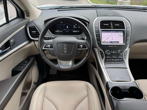 2020 Lincoln Nautilus Standard