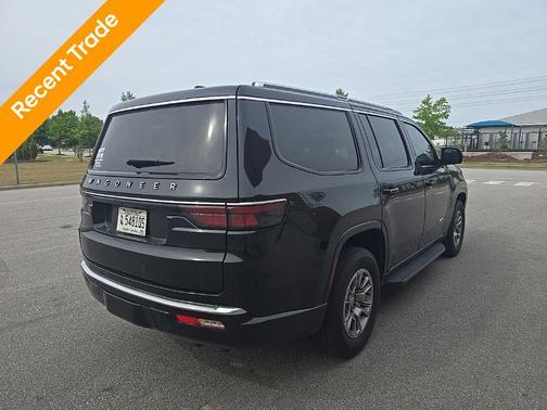 Diamond Black Crystal Pearlcoat 2023 Jeep Wagoneer Series I 4x2