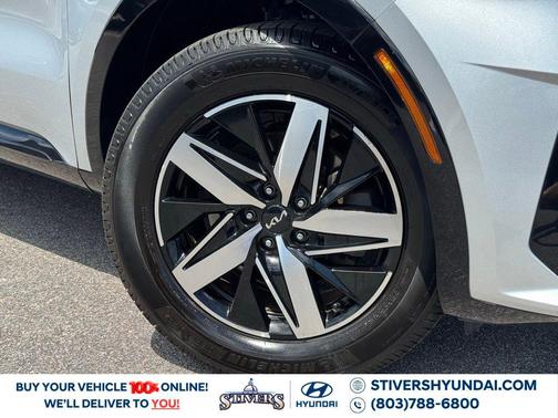 Sparkling Silver 2022 Kia Sorento S