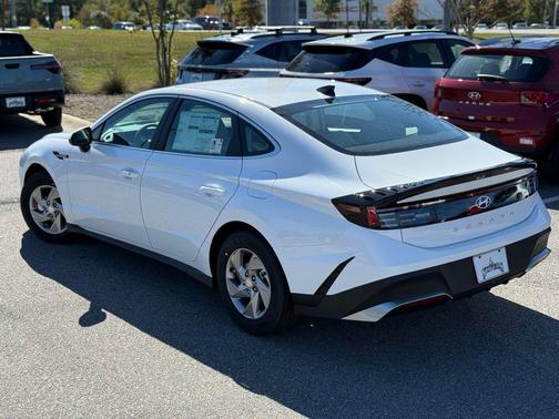 2026 Hyundai SONATA SE