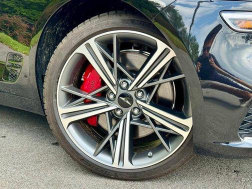 2025 Genesis G70 3.3T RWD Sport Advanced