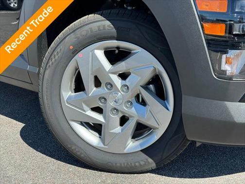 2025 Hyundai KONA SE