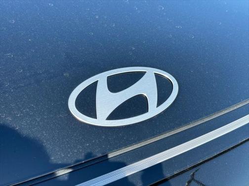 2025 Hyundai KONA SE