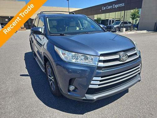 Shoreline Mist 2017 Toyota Highlander XLE