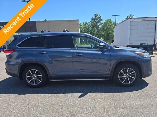 Shoreline Mist 2017 Toyota Highlander XLE