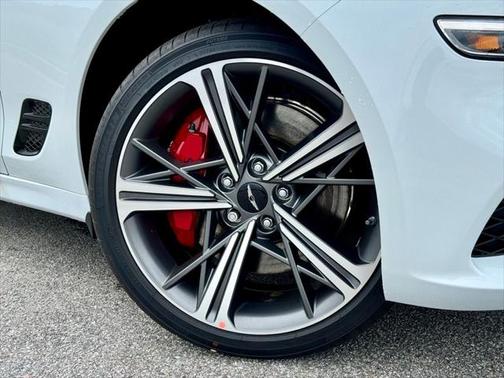 2025 Genesis G70 2.5T RWD