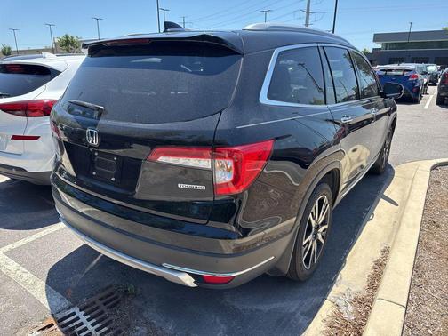 2019 Honda Pilot Touring 8-Passenger