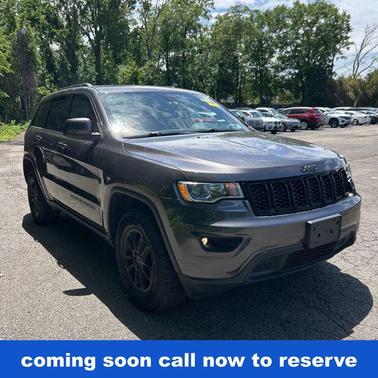 Granite Crystal Metallic Clearcoat 2020 Jeep Grand Cherokee Laredo