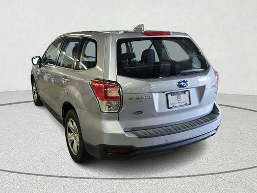Ice Silver Metallic 2017 Subaru Forester 2.5i
