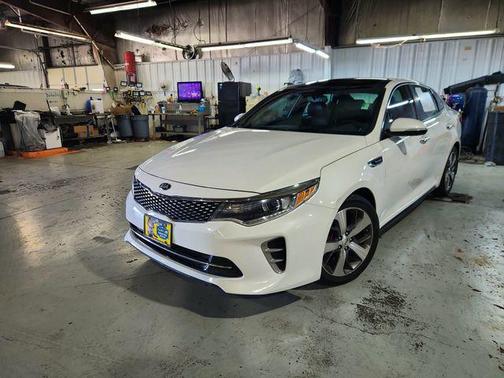 Snow White Pearl 2016 Kia Optima SX Turbo