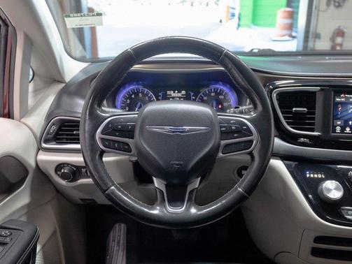 2020 Chrysler Voyager LX