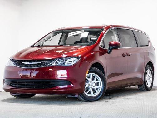 2020 Chrysler Voyager LX