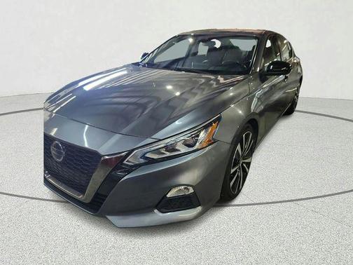 Gun Metallic 2022 Nissan Altima SR FWD