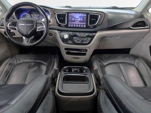 2018 Chrysler Pacifica Touring-L