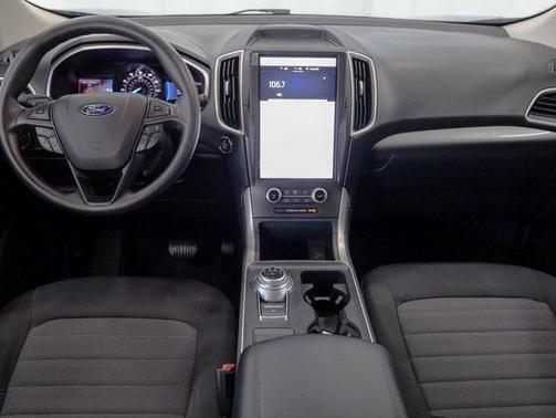 2021 Ford Edge SE