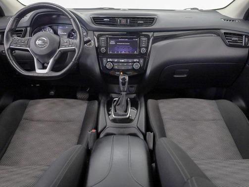 2022 Nissan Rogue Sport SV