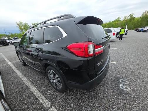 Crystal Black Silica 2022 Subaru Ascent Limited 7-Passenger