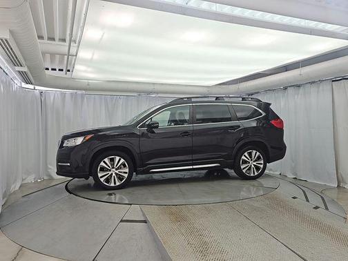 Crystal Black Silica 2022 Subaru Ascent Limited 7-Passenger