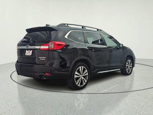 Crystal Black Silica 2022 Subaru Ascent Limited 7-Passenger