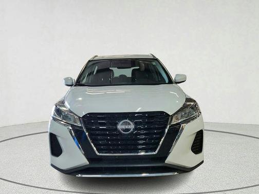 Fresh Powder 2024 Nissan Kicks SV