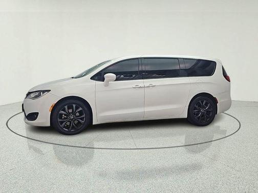 Bright White Clearcoat 2018 Chrysler Pacifica Touring Plus