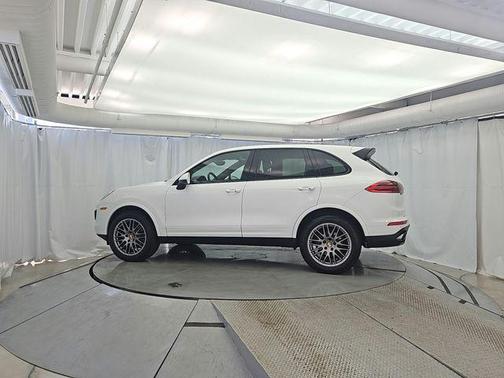 White 2018 Porsche Cayenne Platinum Edition
