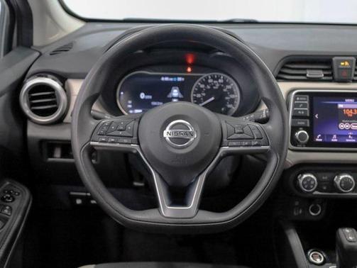 2022 Nissan Versa 1.6 SV