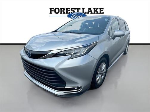 2022 Toyota Sienna XLE 7 Passenger
