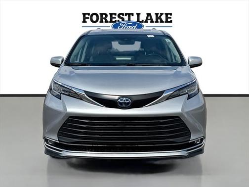 2022 Toyota Sienna XLE 7 Passenger