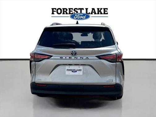 2022 Toyota Sienna XLE 7 Passenger
