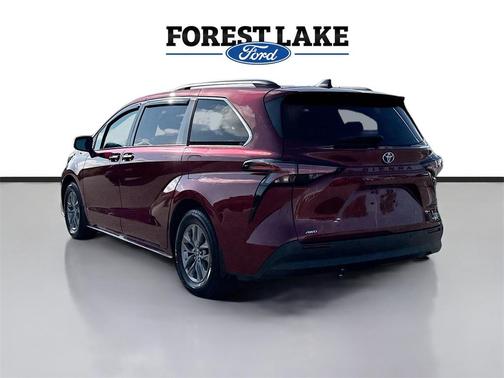 2022 Toyota Sienna XLE 7 Passenger
